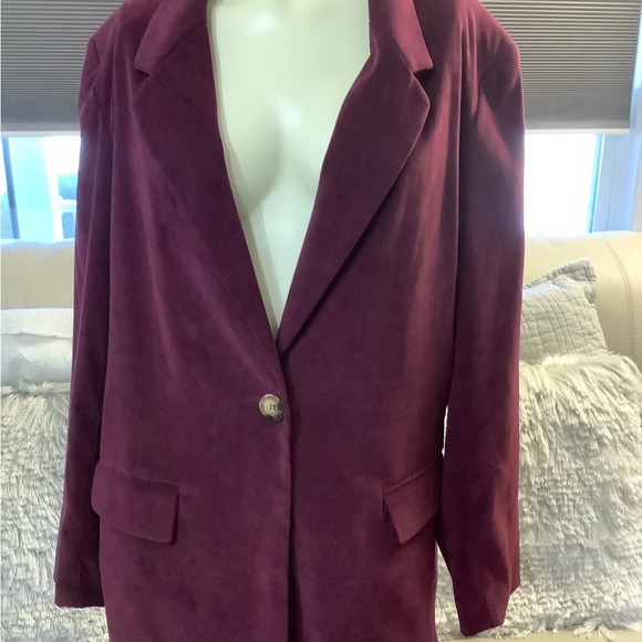 Elegant Women's Burgundy Blazer - Picture 1 of 5